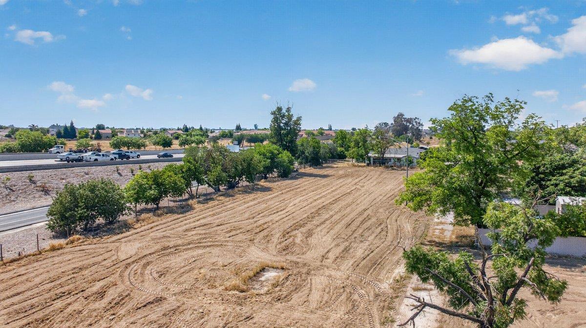 312 W Tuolumne St, Fowler, CA 93625
