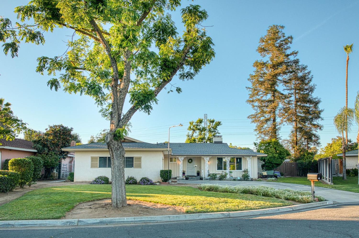 5433 E Madison Ave, Fresno, CA 93727