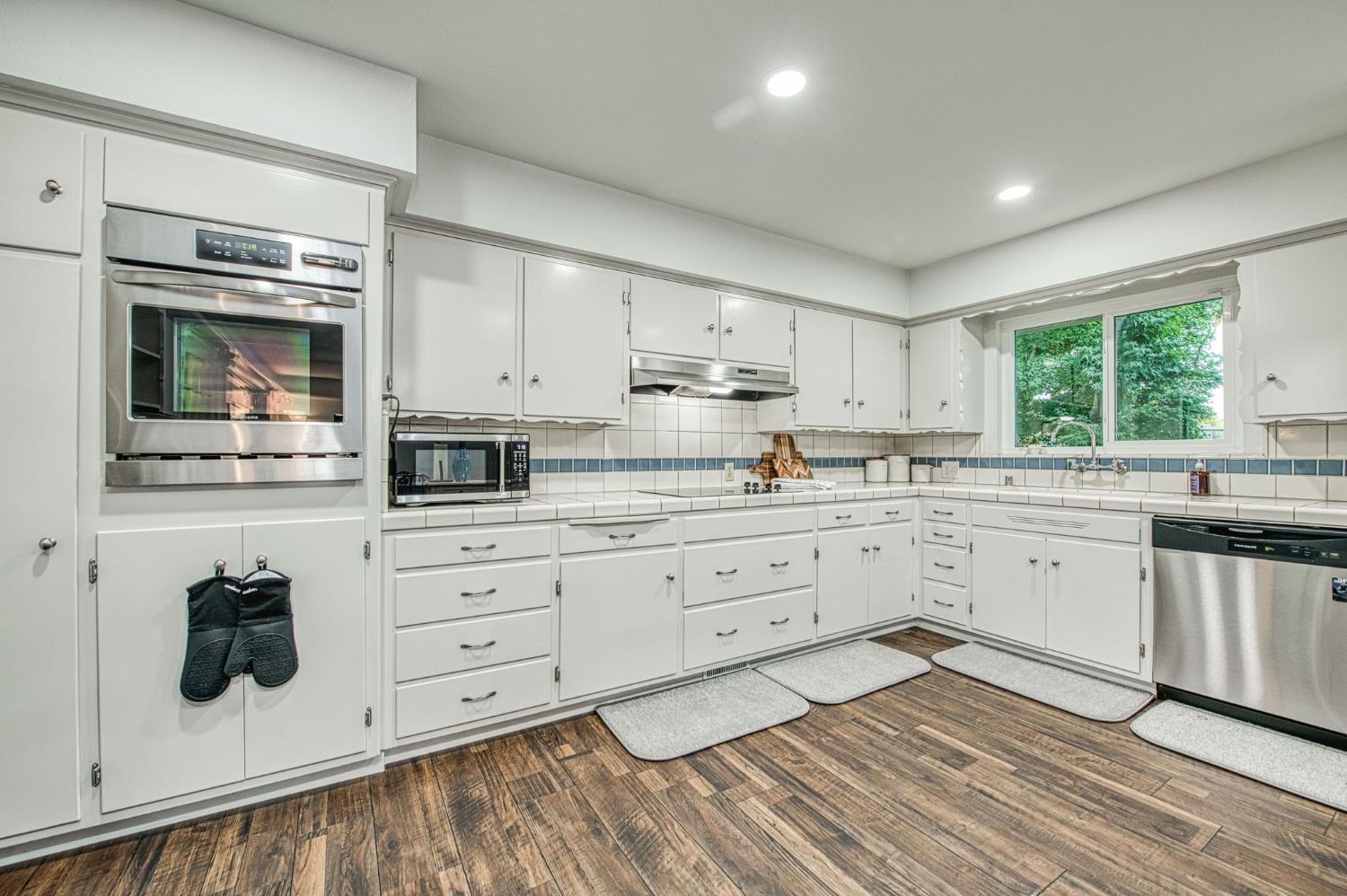 5433 E Madison Ave, Fresno, CA 93727