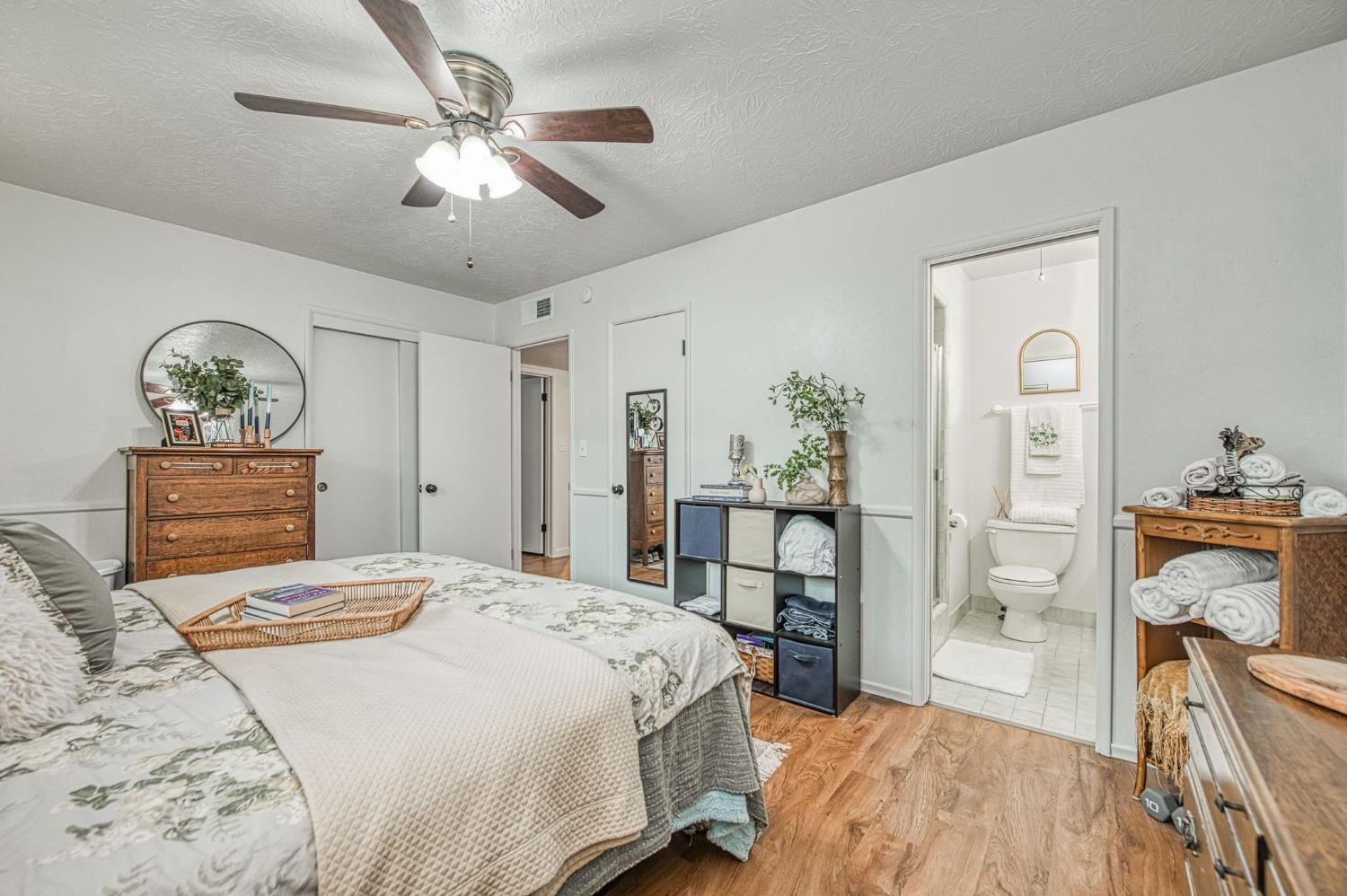 5433 E Madison Ave, Fresno, CA 93727