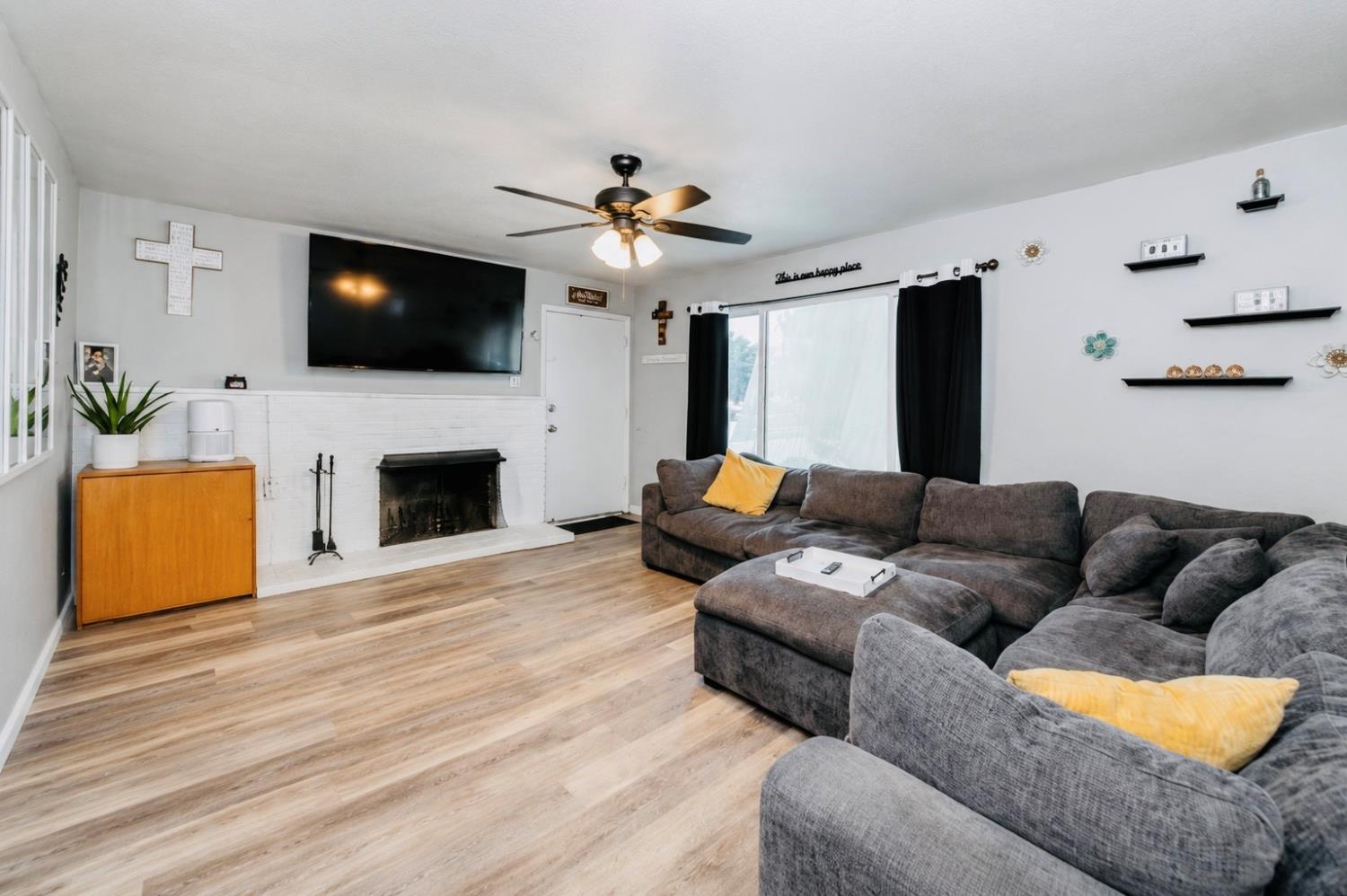 4775 E Michigan Ave, Fresno, CA 93703
