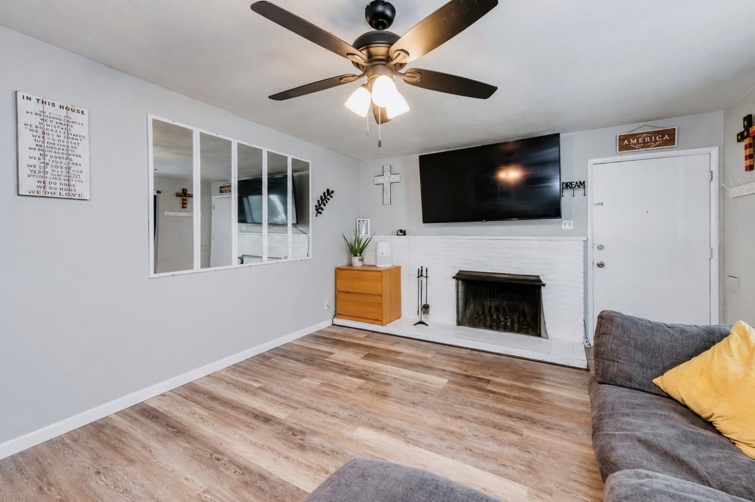 4775 E Michigan Ave, Fresno, CA 93703