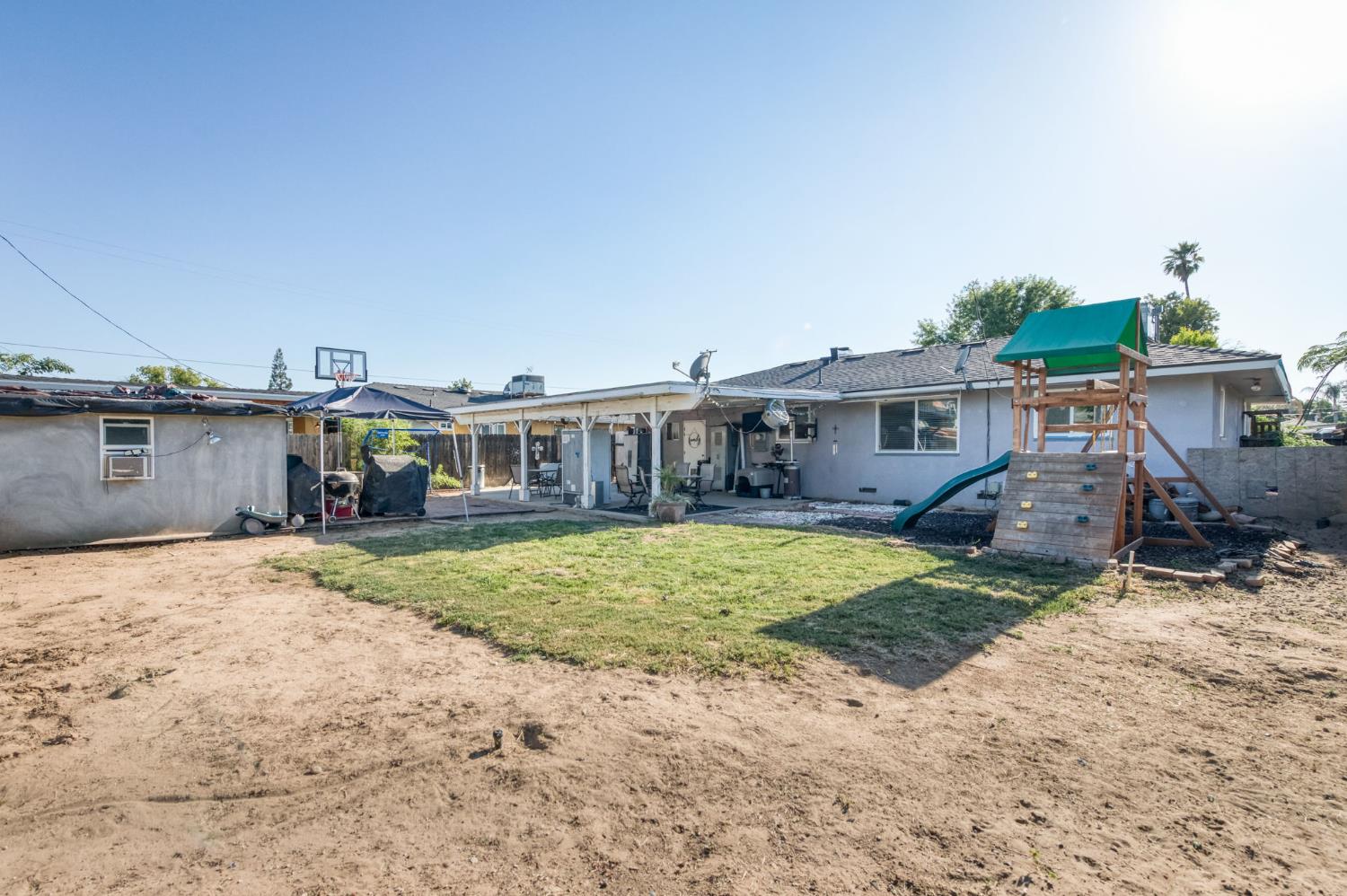 4775 E Michigan Ave, Fresno, CA 93703
