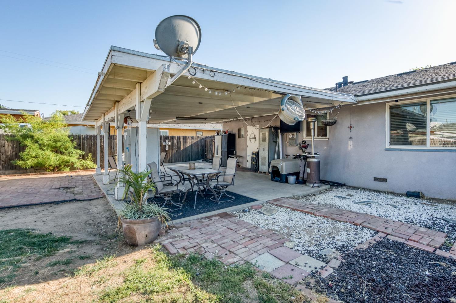 4775 E Michigan Ave, Fresno, CA 93703