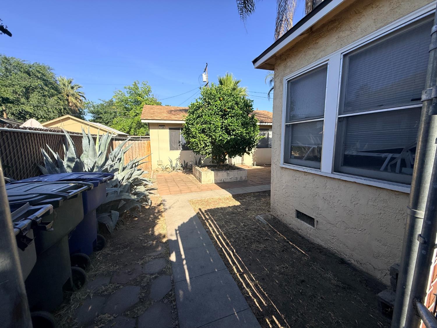 728 730 N Palm Ave, Fresno, CA 93728