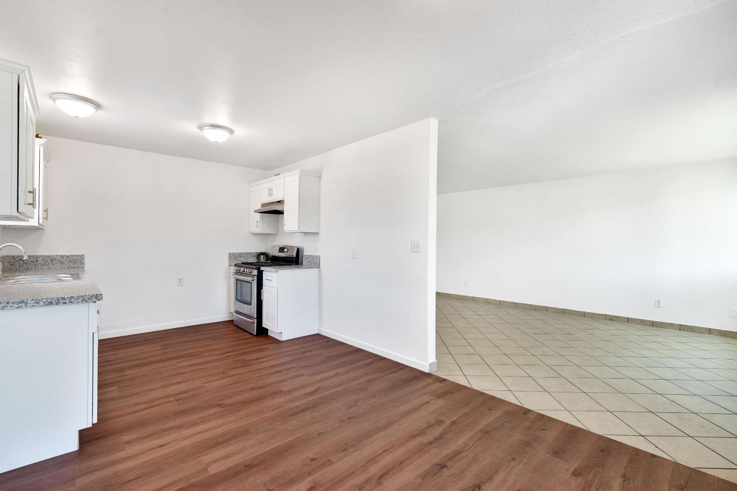 655 FOREST Ln, Sanger, CA 93657