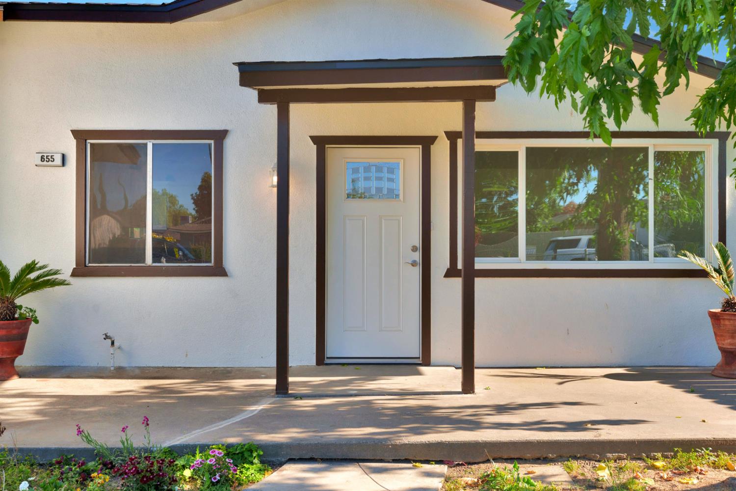 655 FOREST Ln, Sanger, CA 93657