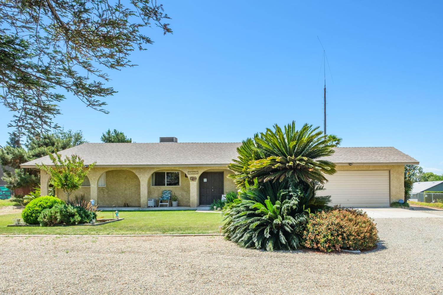 25526 Whitworth Dr N, Madera, CA 93638
