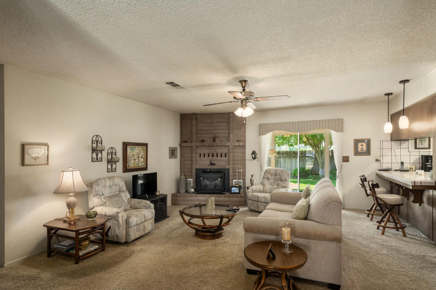 25526 Whitworth Dr N, Madera, CA 93638