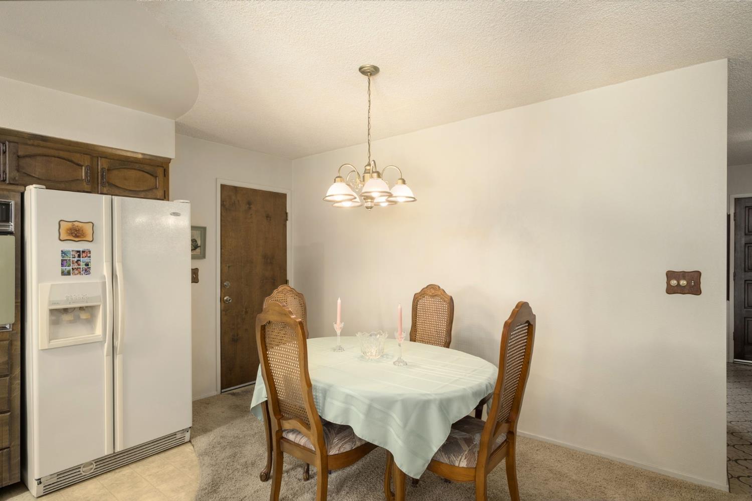 25526 Whitworth Dr N, Madera, CA 93638