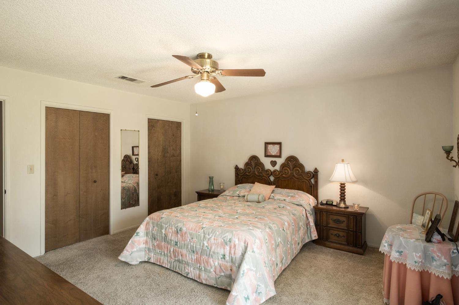 25526 Whitworth Dr N, Madera, CA 93638