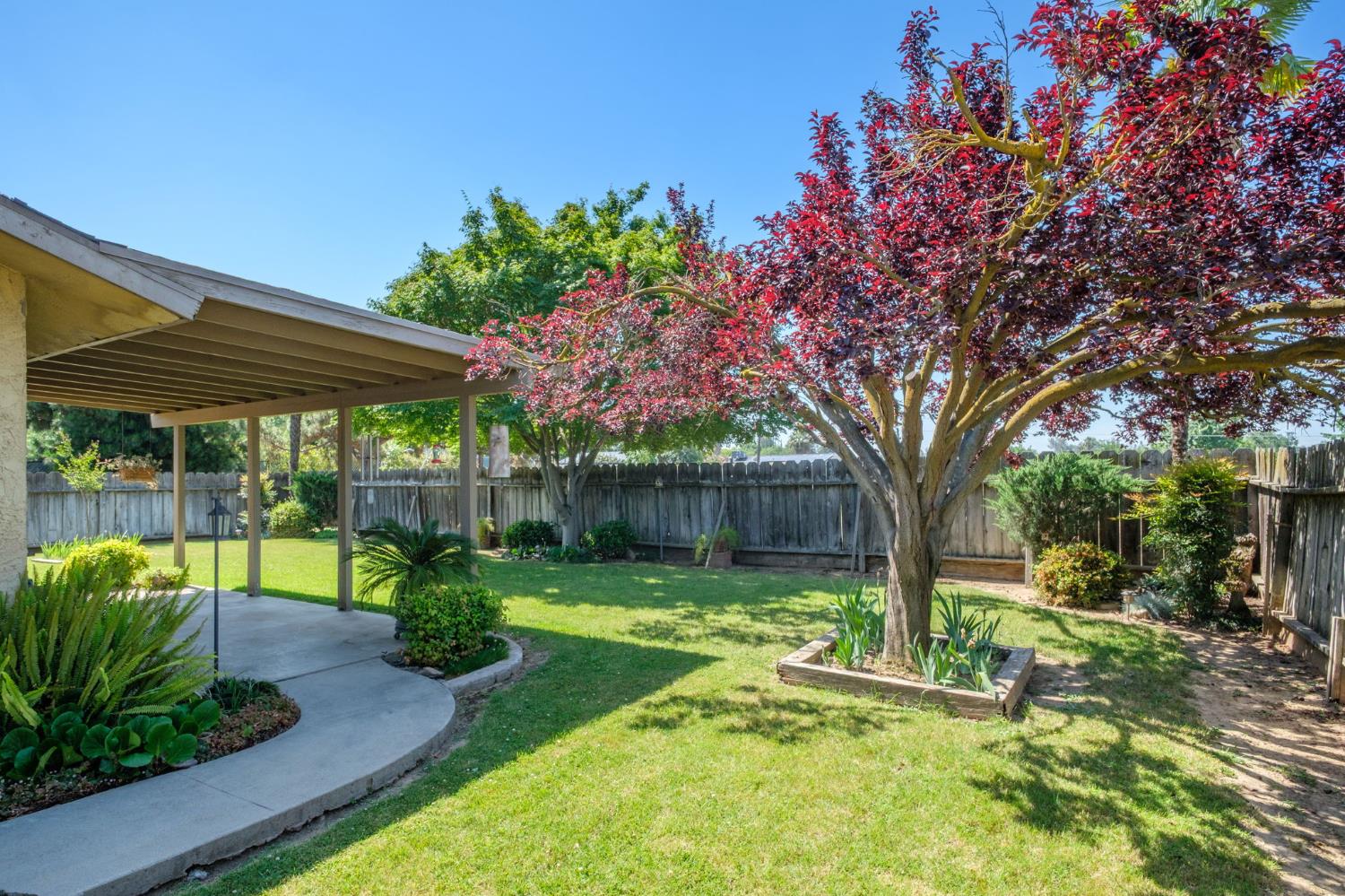 25526 Whitworth Dr N, Madera, CA 93638
