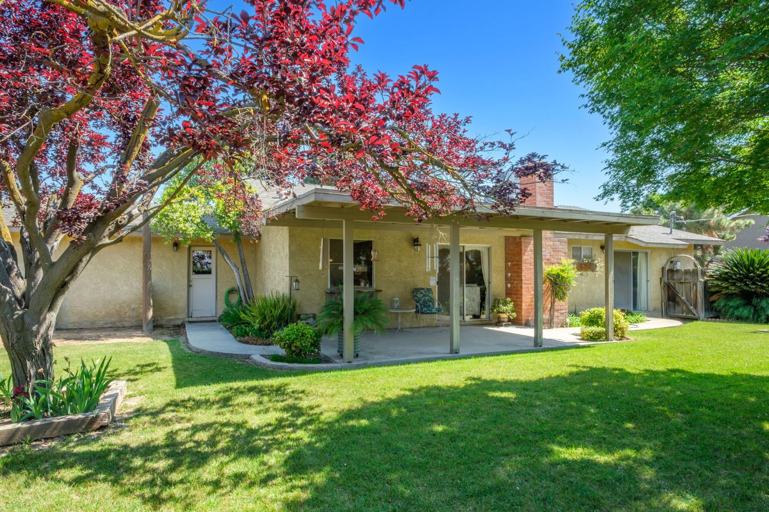25526 Whitworth Dr N, Madera, CA 93638