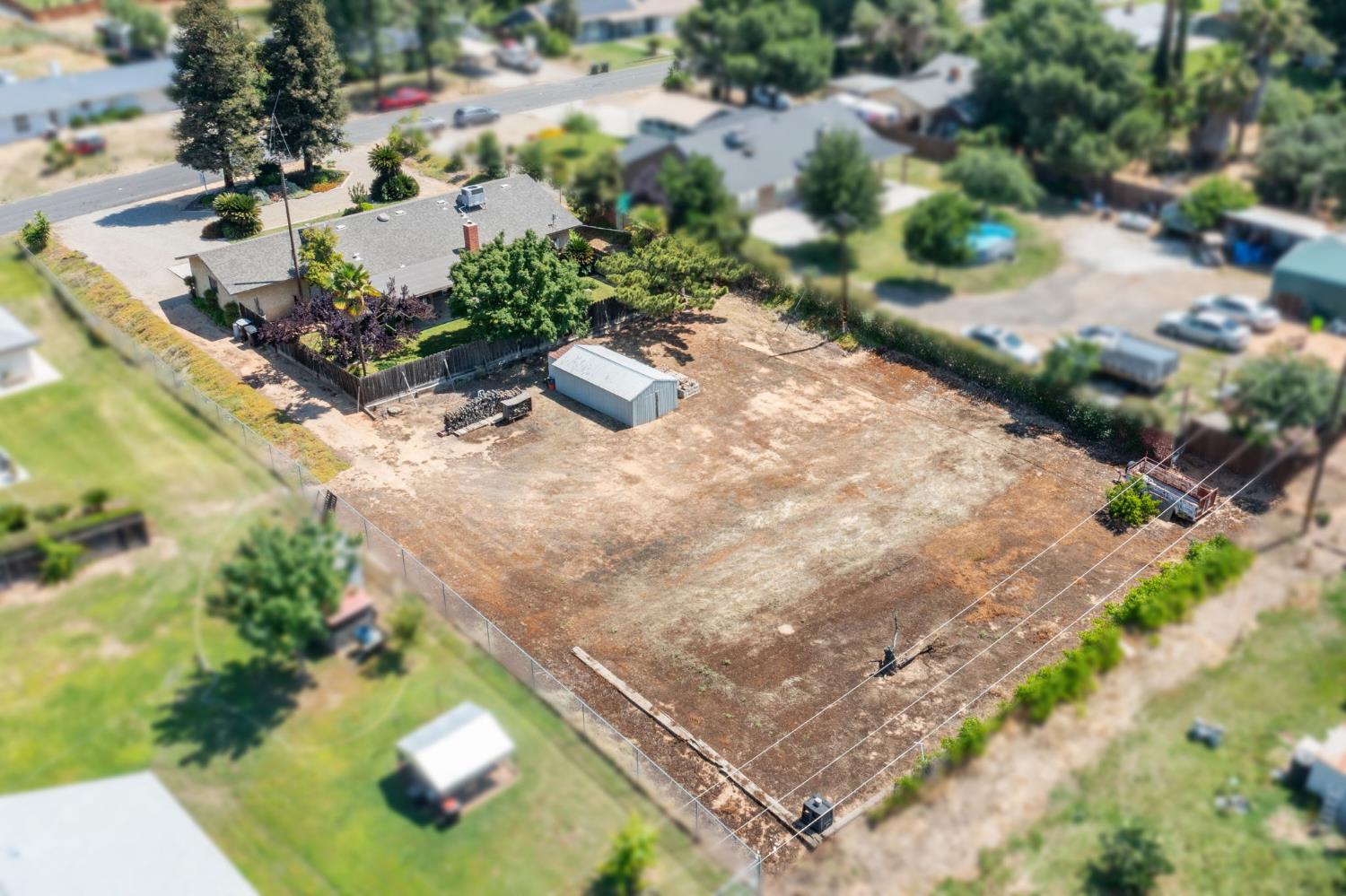 25526 Whitworth Dr N, Madera, CA 93638