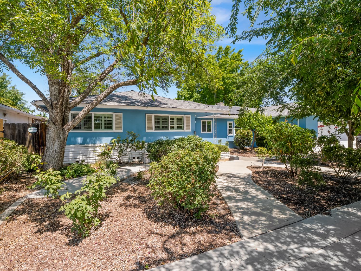 1528 E Escalon Ave, Fresno, CA 93710