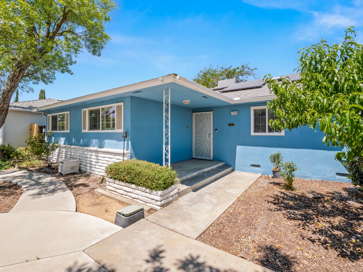 1528 E Escalon Ave, Fresno, CA 93710
