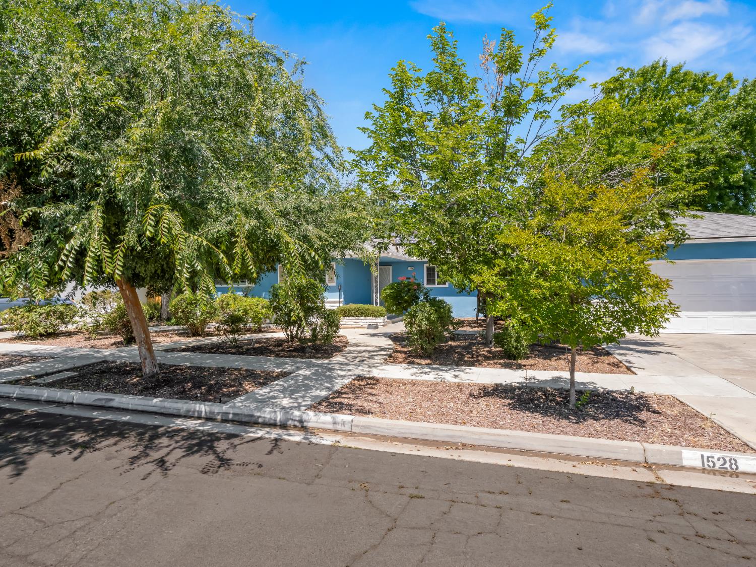 1528 E Escalon Ave, Fresno, CA 93710
