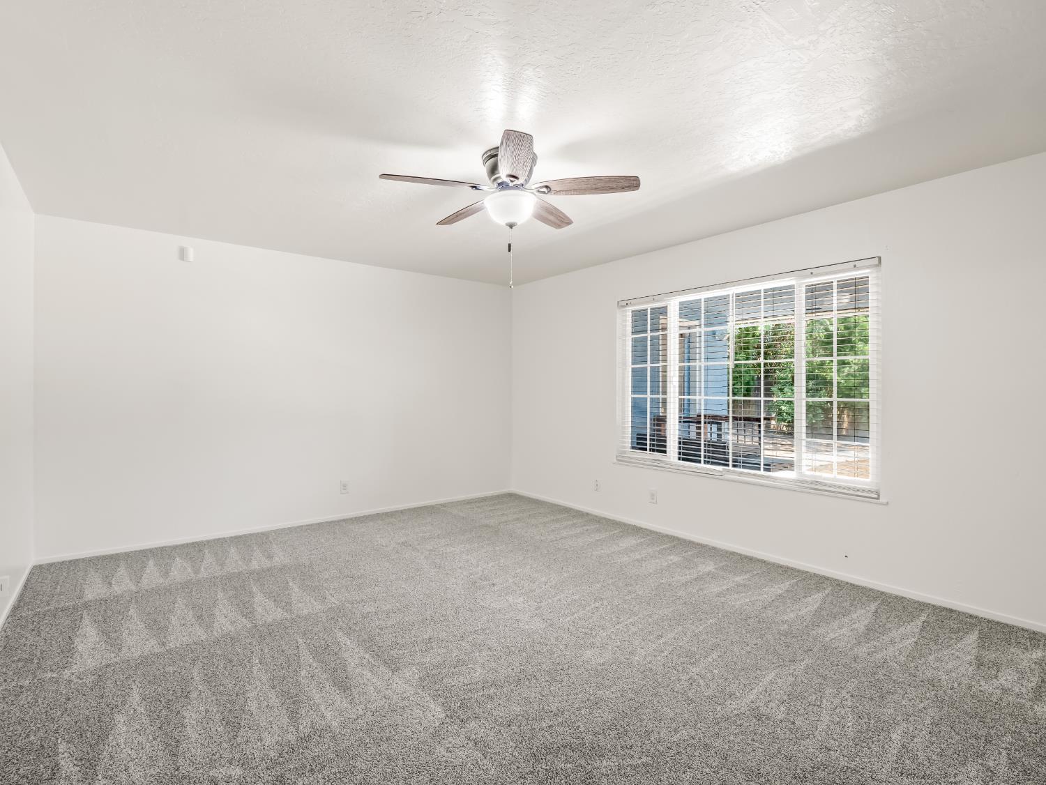 1528 E Escalon Ave, Fresno, CA 93710