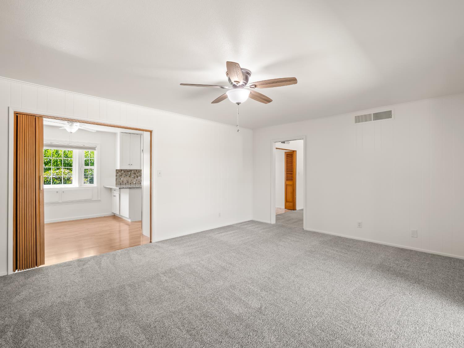 1528 E Escalon Ave, Fresno, CA 93710