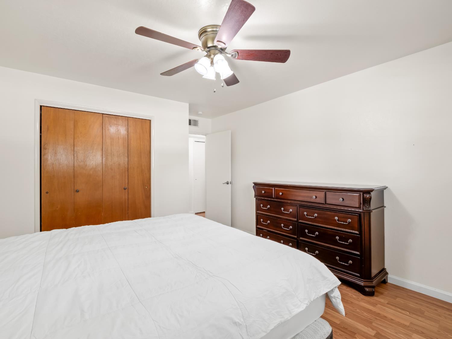 1528 E Escalon Ave, Fresno, CA 93710
