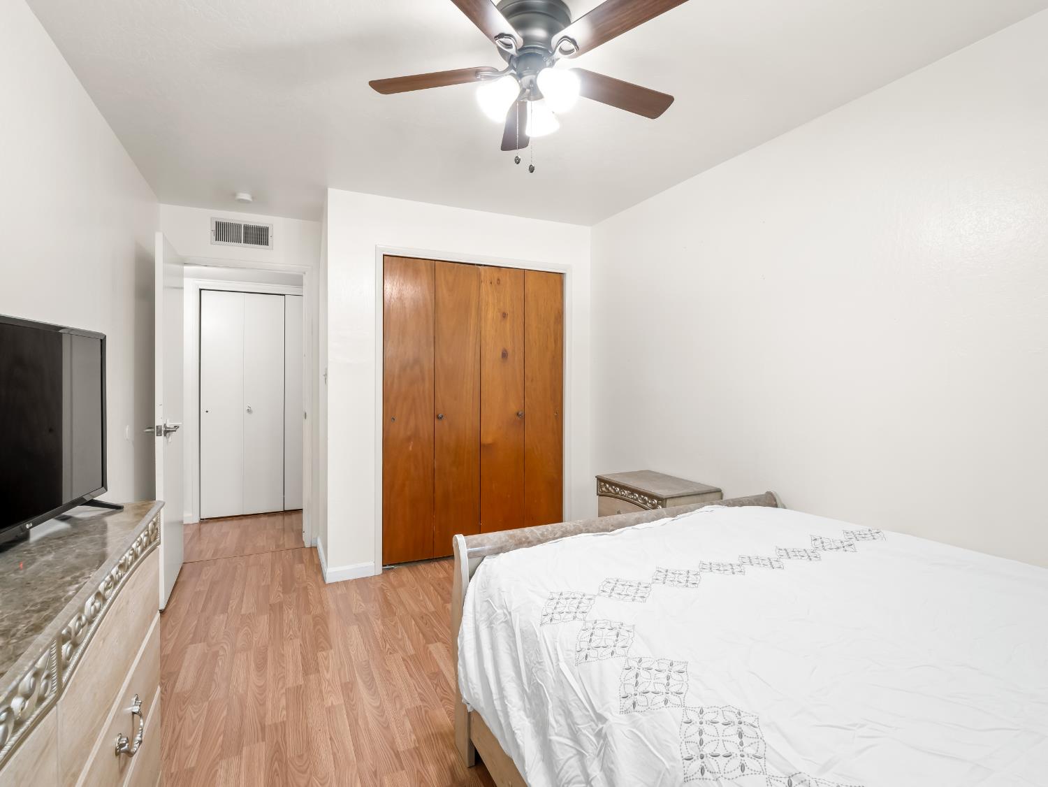 1528 E Escalon Ave, Fresno, CA 93710