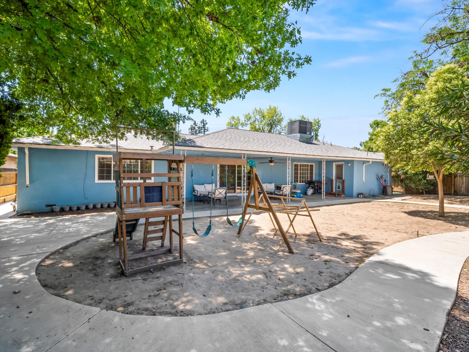 1528 E Escalon Ave, Fresno, CA 93710