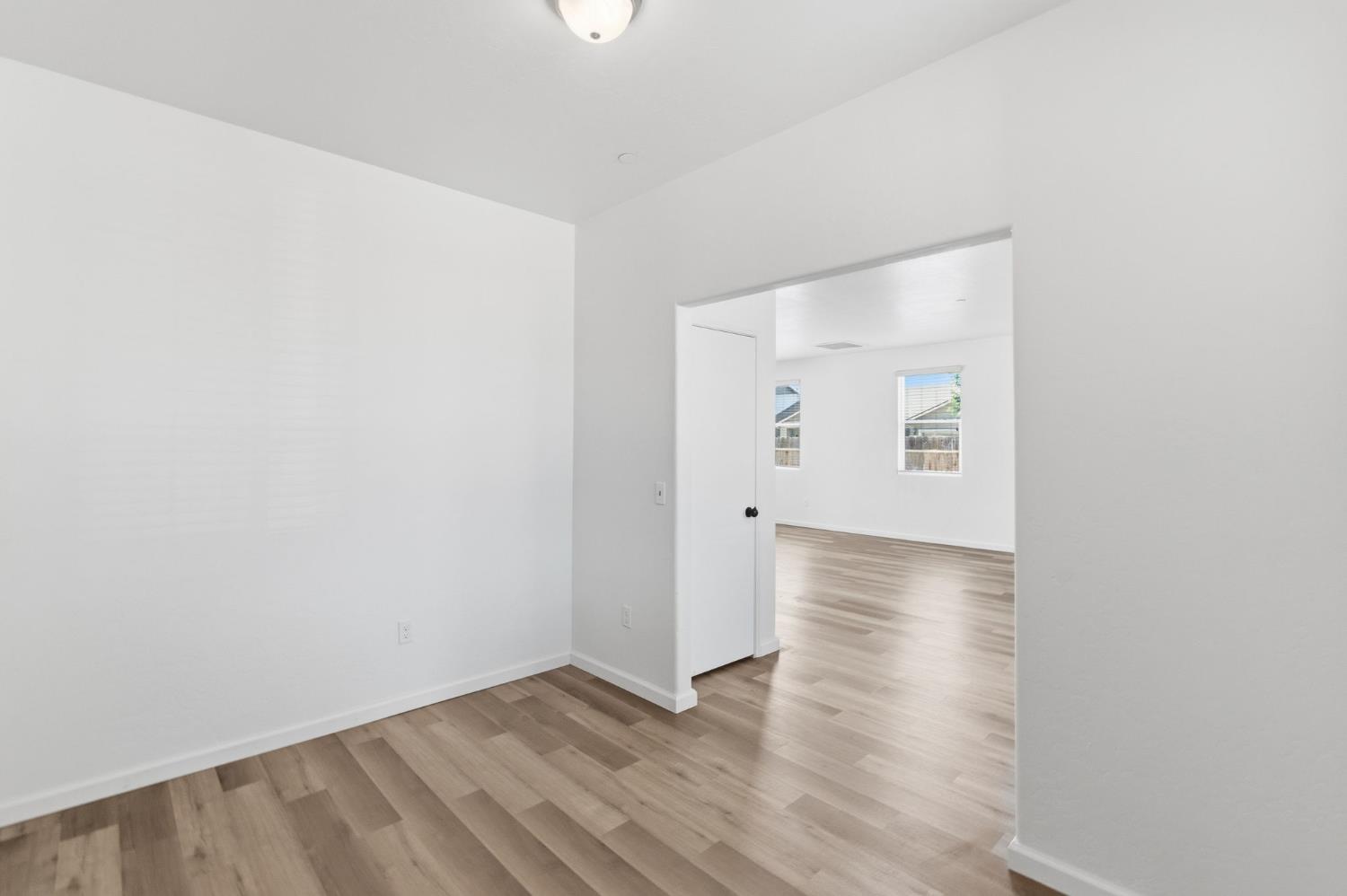 1443 Sidonia St, Hanford, CA 93230