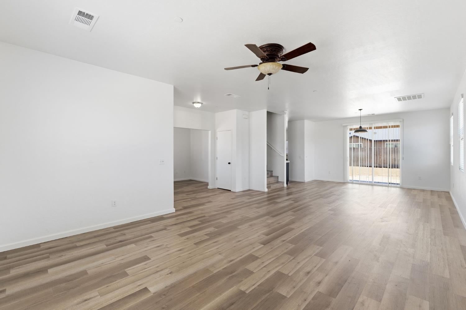 1443 Sidonia St, Hanford, CA 93230