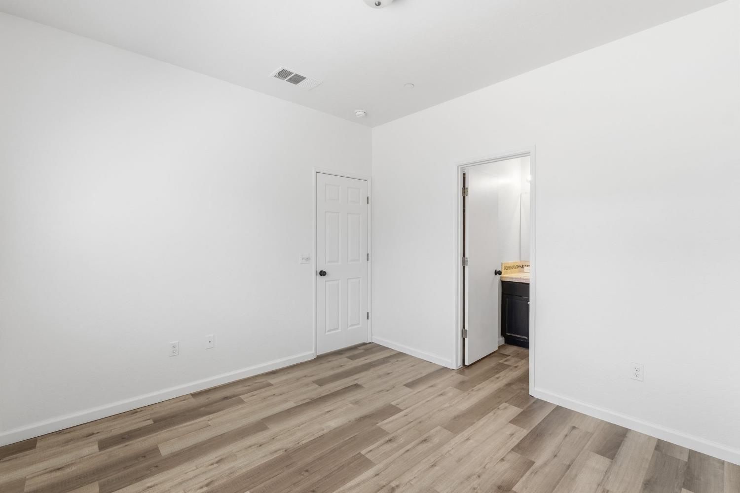 1443 Sidonia St, Hanford, CA 93230