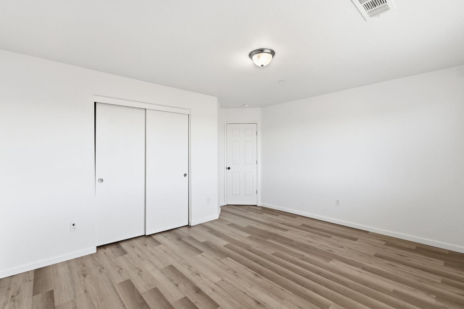 1443 Sidonia St, Hanford, CA 93230