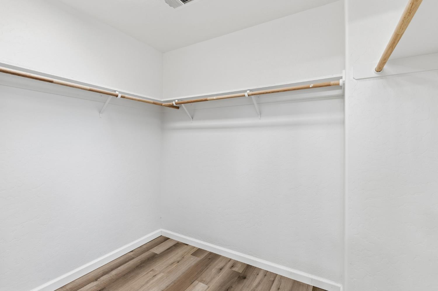 1443 Sidonia St, Hanford, CA 93230