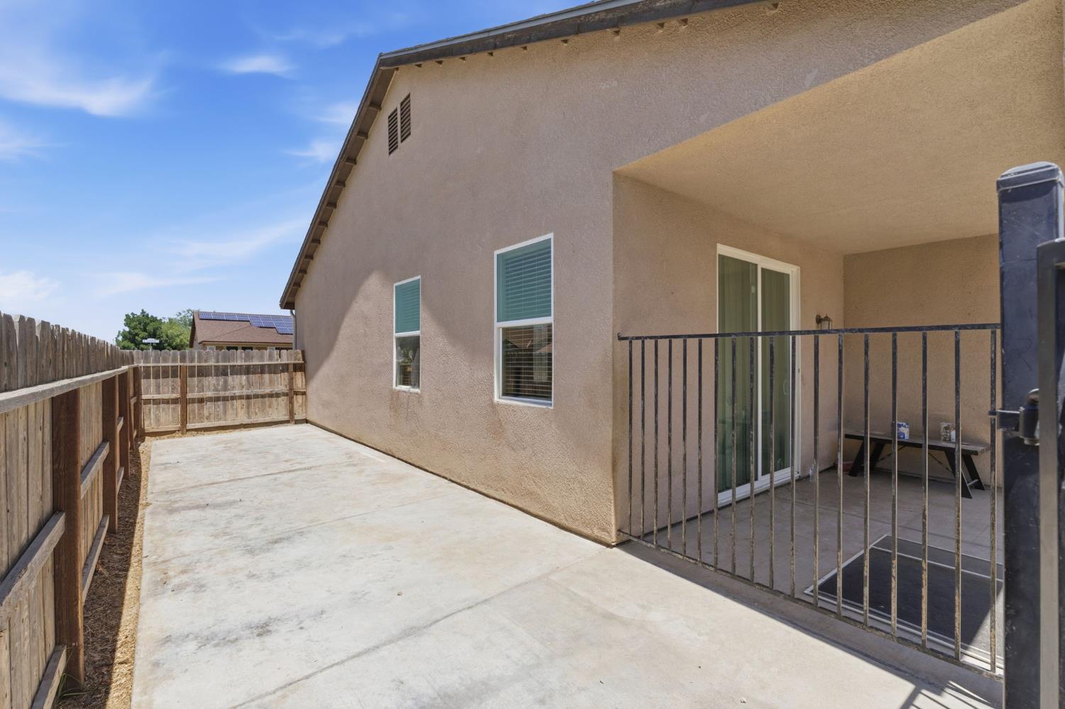 1443 Sidonia St, Hanford, CA 93230