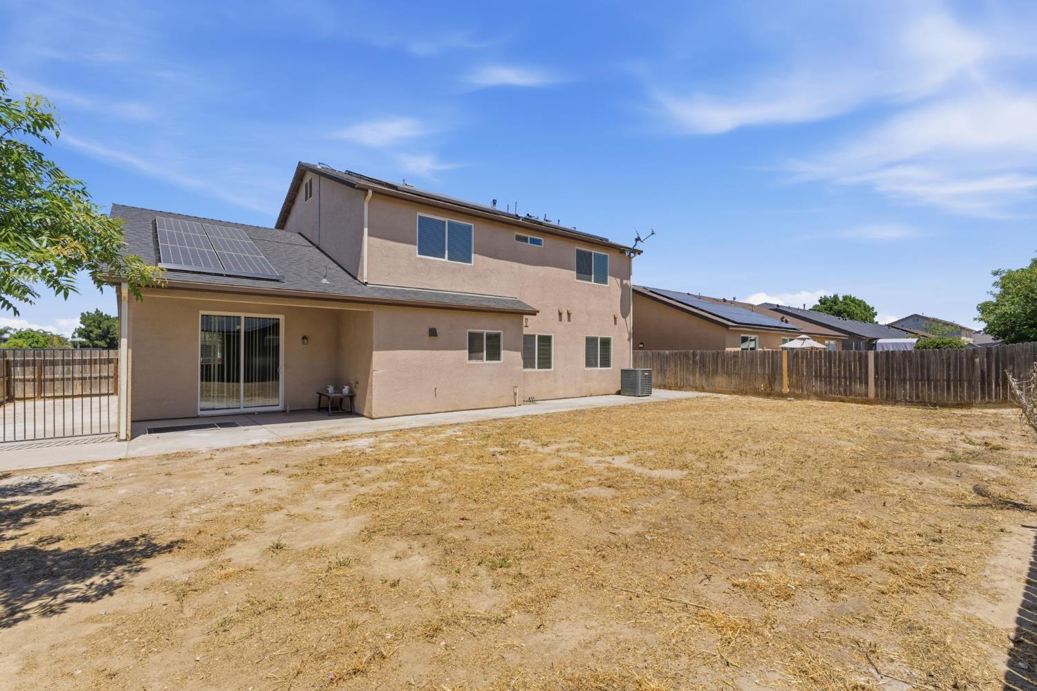 1443 Sidonia St, Hanford, CA 93230