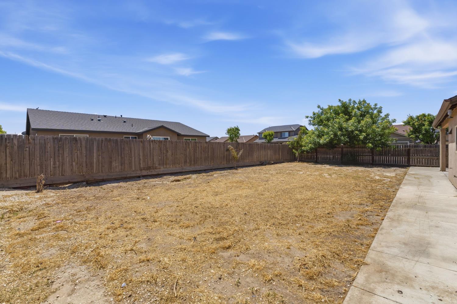 1443 Sidonia St, Hanford, CA 93230