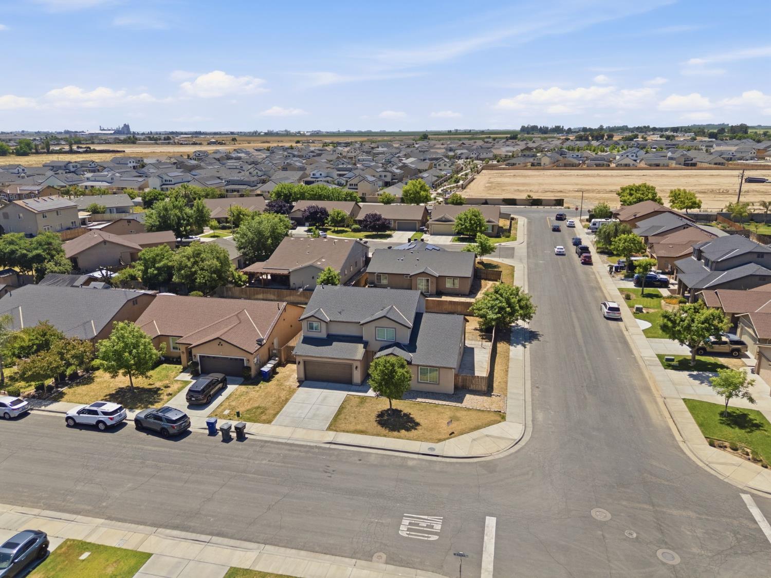 1443 Sidonia St, Hanford, CA 93230