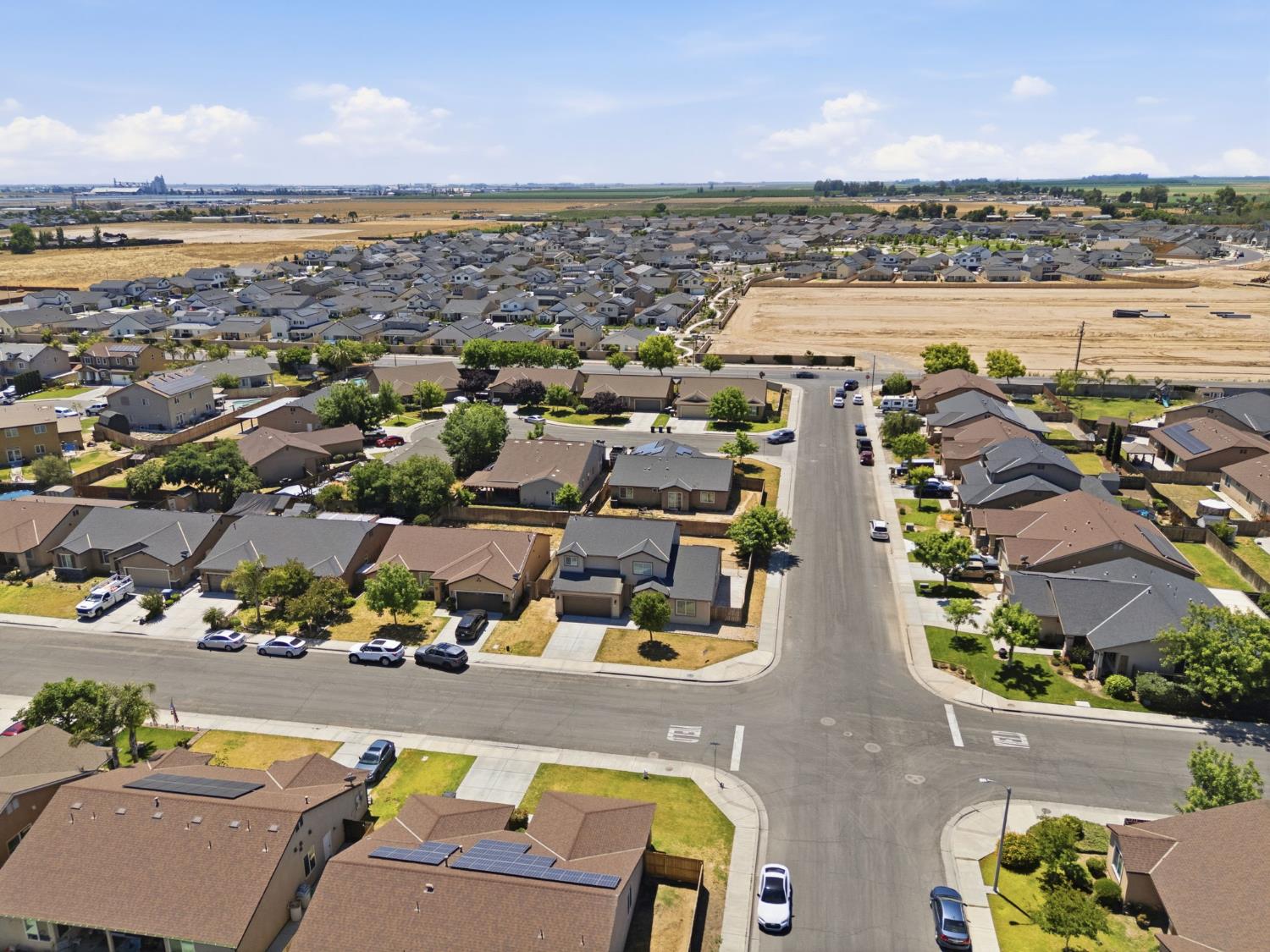 1443 Sidonia St, Hanford, CA 93230