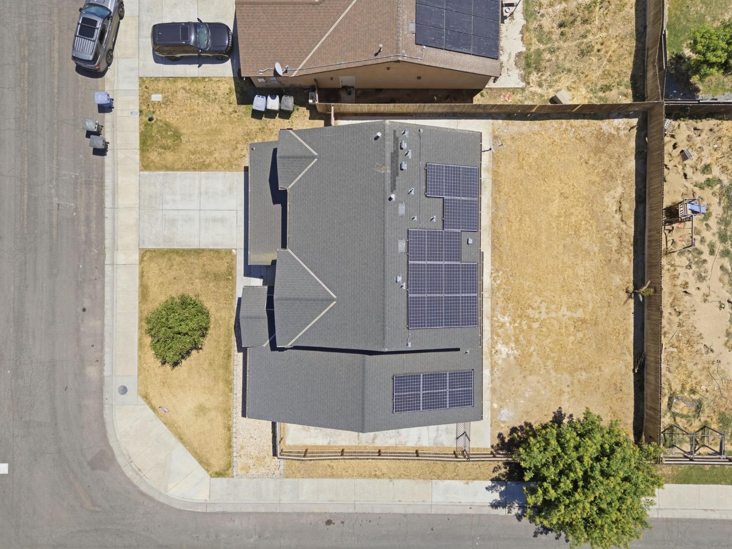 1443 Sidonia St, Hanford, CA 93230