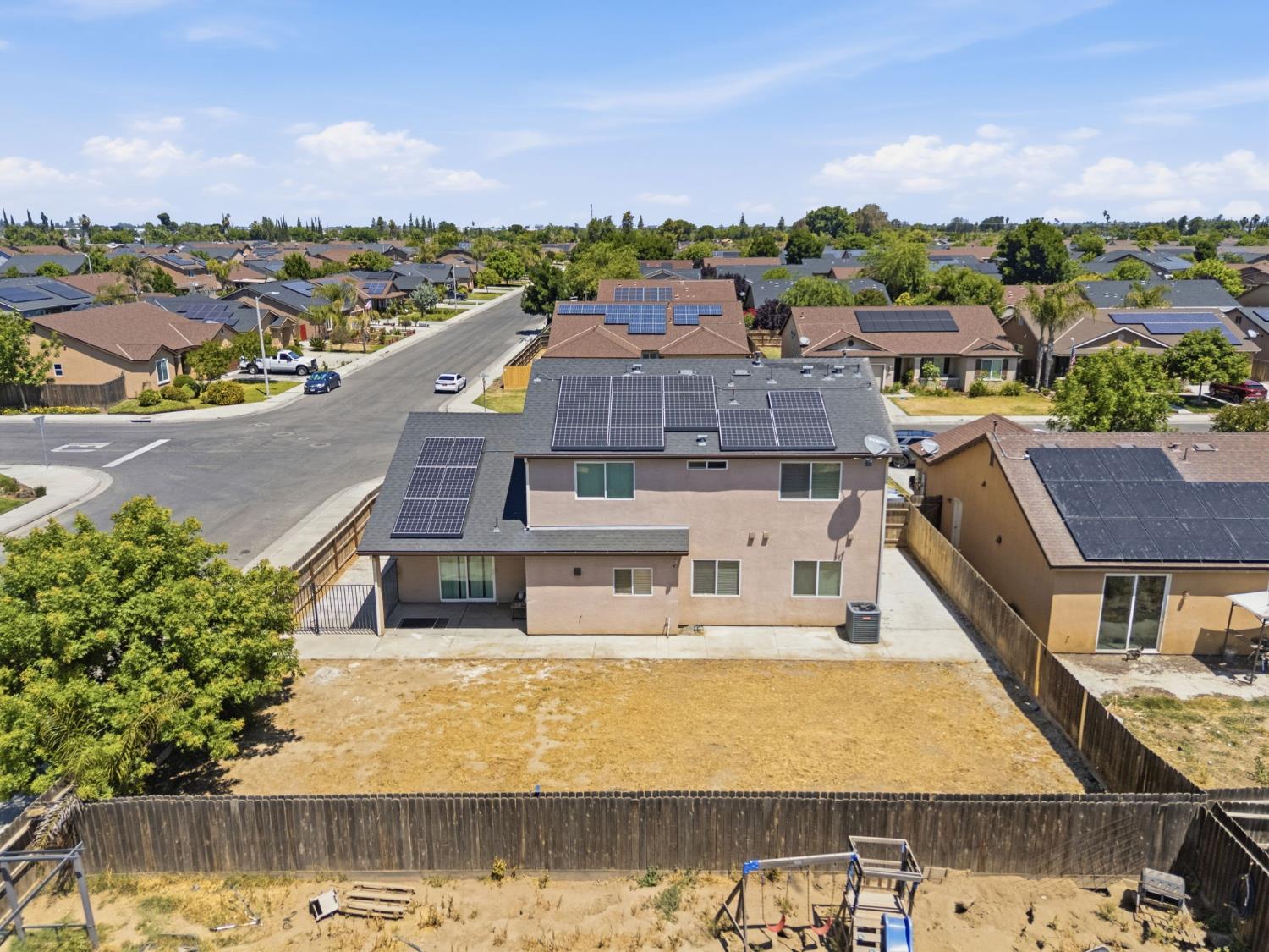 1443 Sidonia St, Hanford, CA 93230