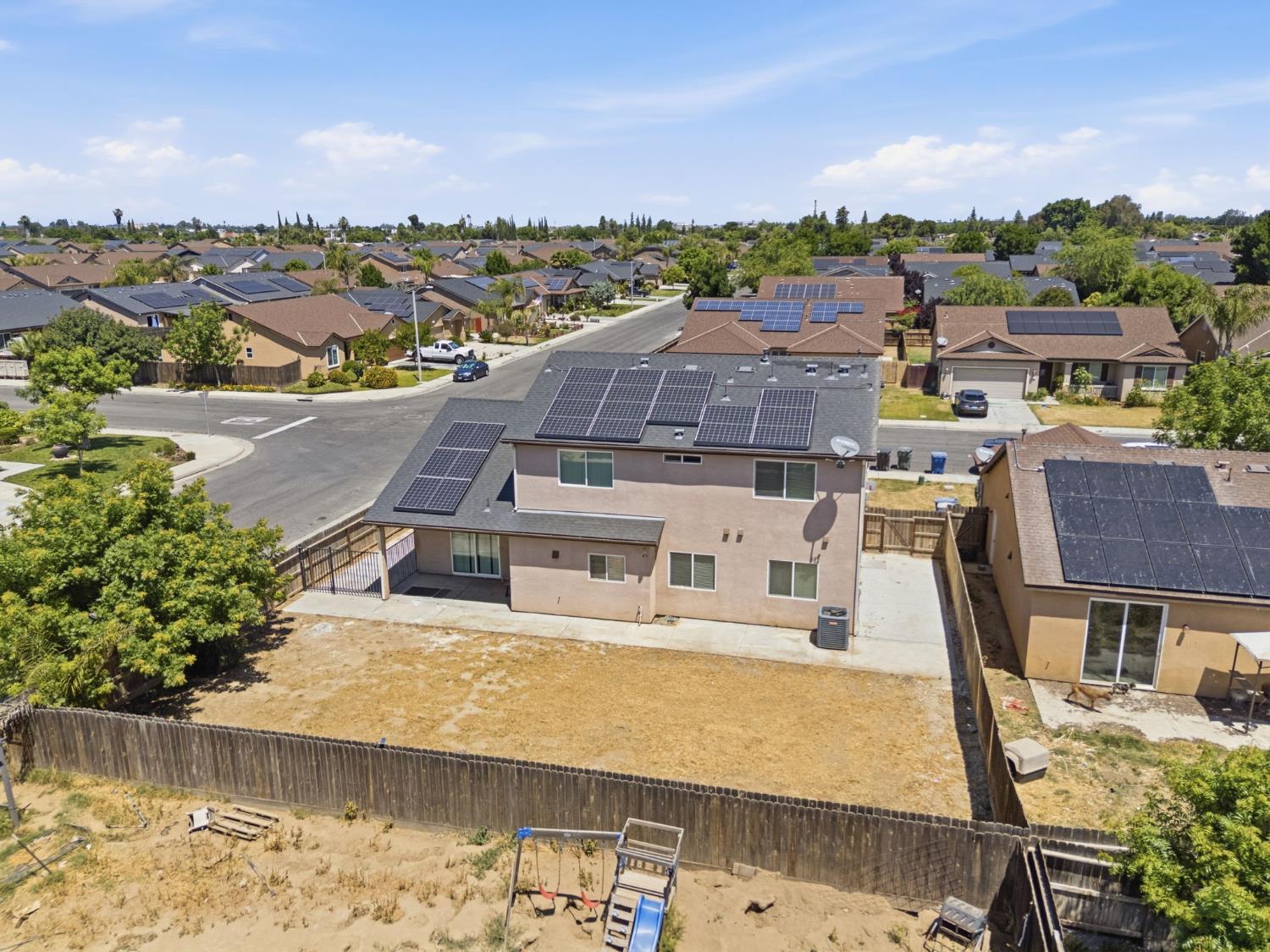 1443 Sidonia St, Hanford, CA 93230
