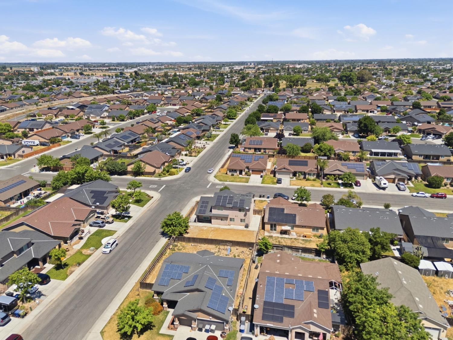 1443 Sidonia St, Hanford, CA 93230
