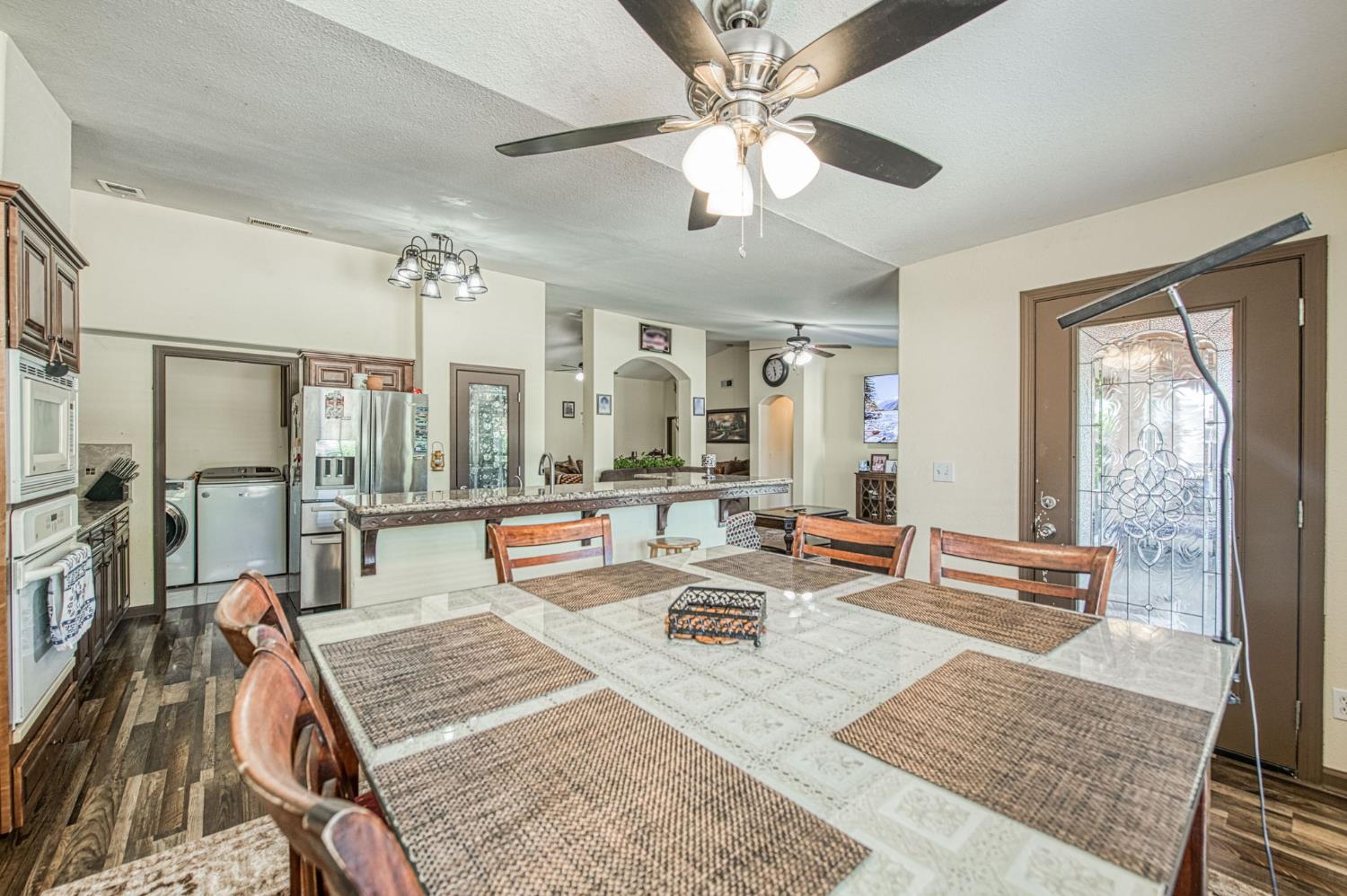 1135 Rafer Johnson Dr, Kingsburg, CA 93631
