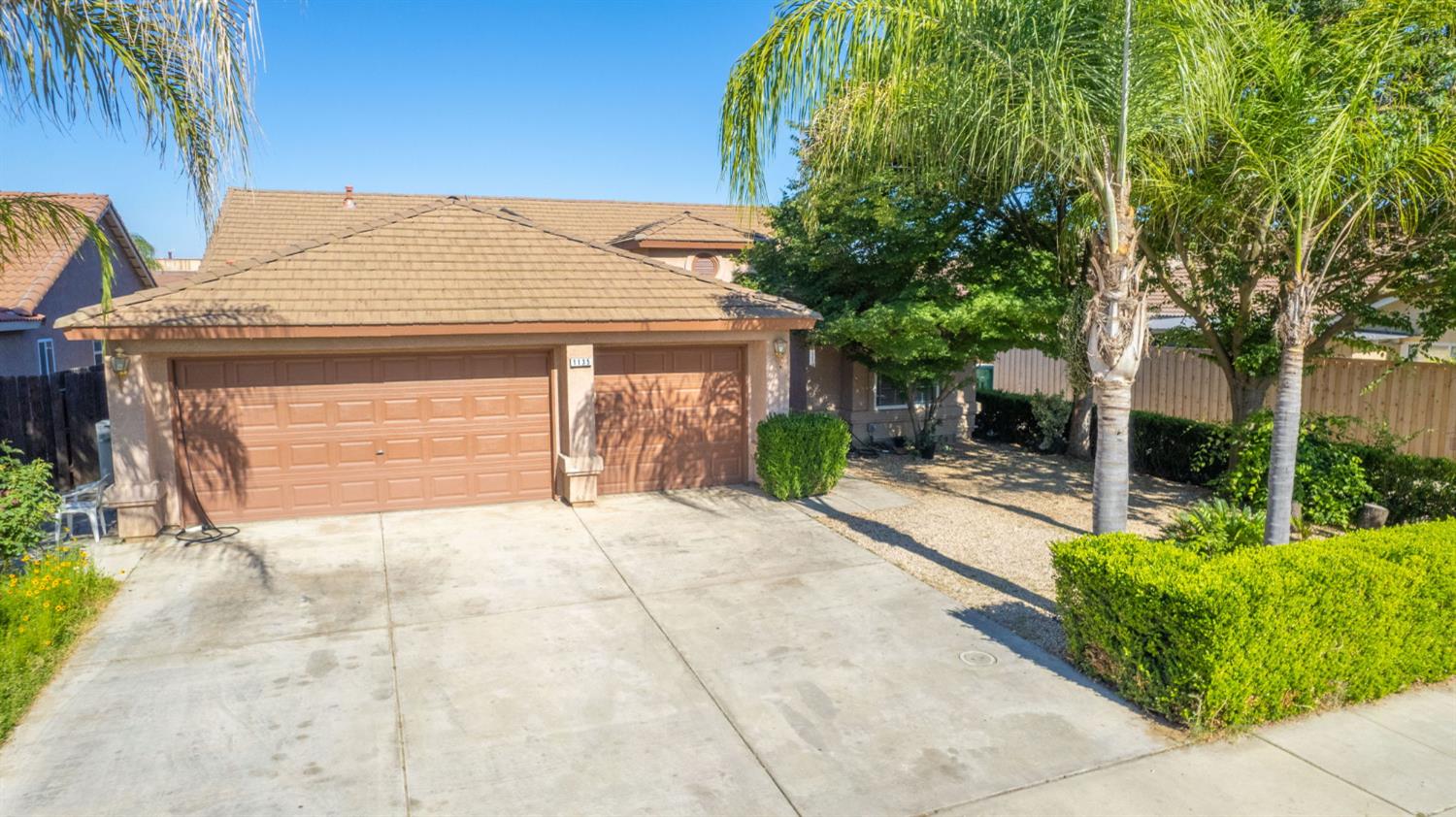 1135 Rafer Johnson Dr, Kingsburg, CA 93631