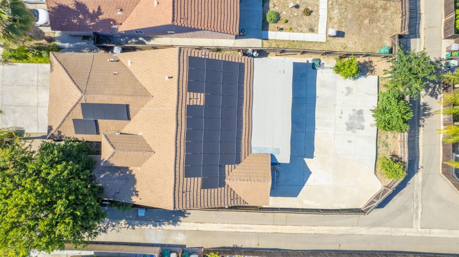 1135 Rafer Johnson Dr, Kingsburg, CA 93631