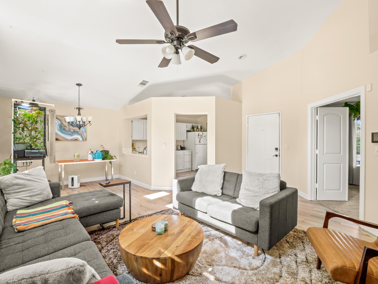 7771 N Baird Ave, Fresno, CA 93720