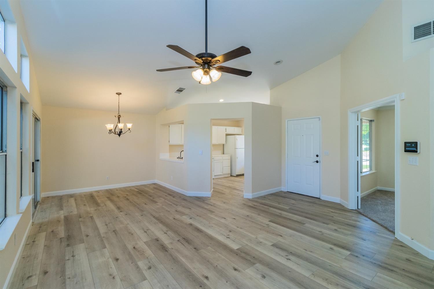 7771 N Baird Ave, Fresno, CA 93720