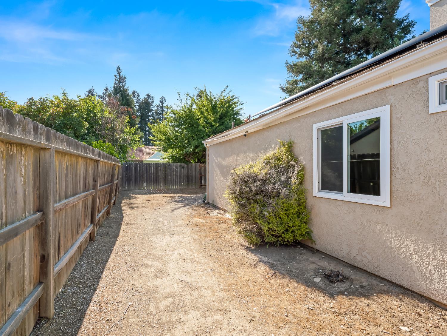 7771 N Baird Ave, Fresno, CA 93720