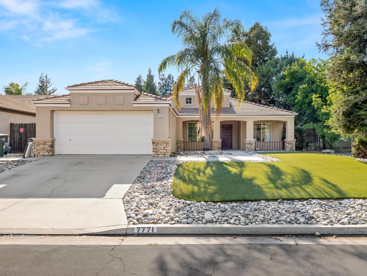 7771 N Baird Ave, Fresno, CA 93720