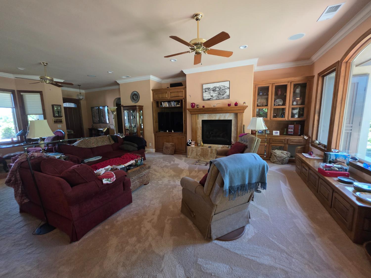1072 Rorden Ave, Selma, CA 93662
