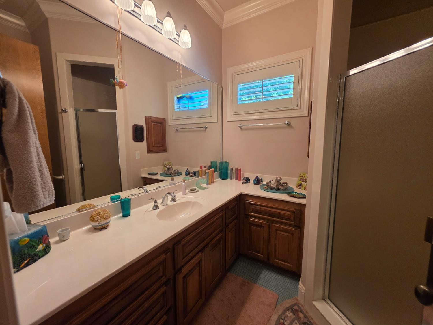 1072 Rorden Ave, Selma, CA 93662