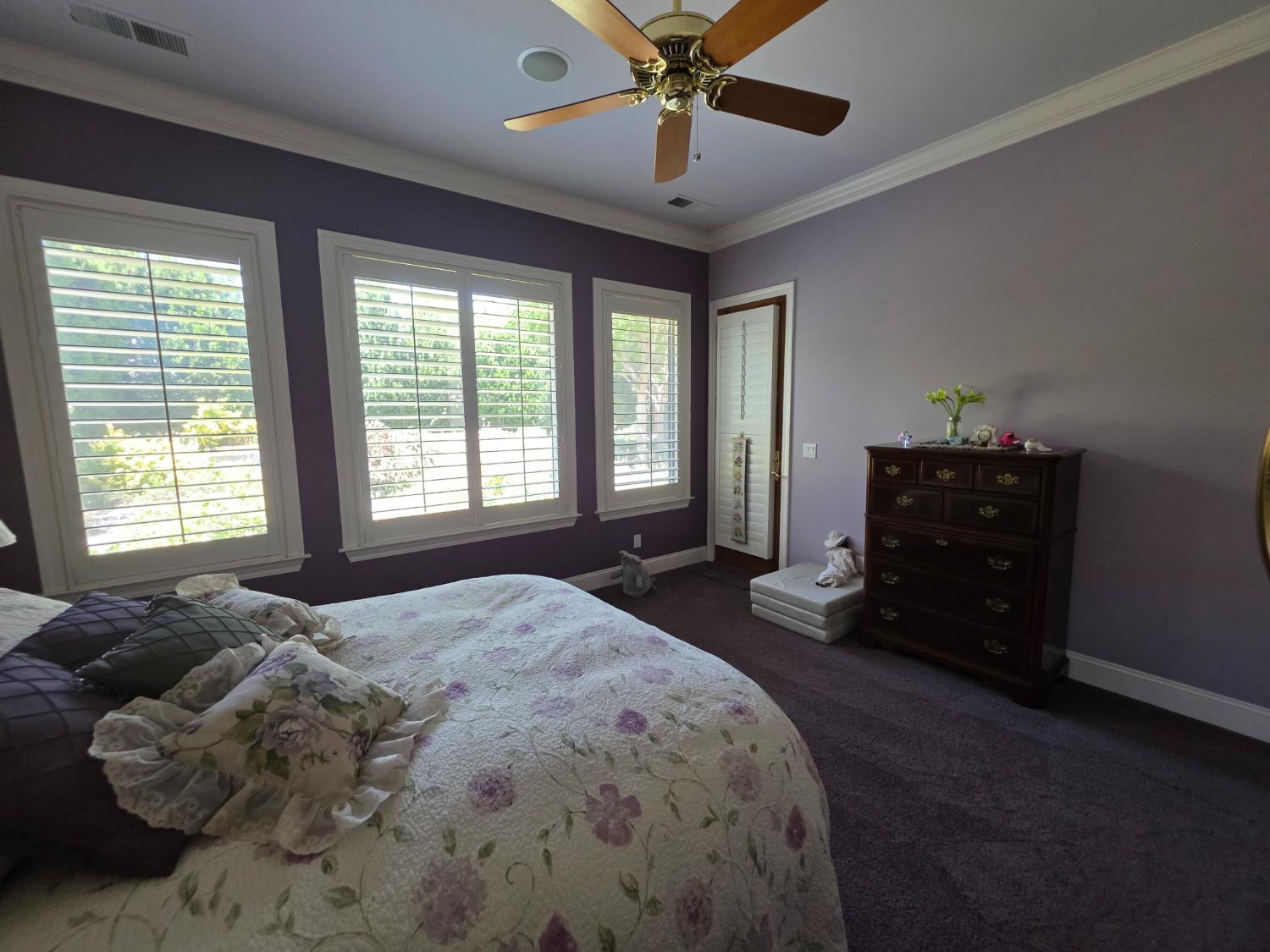 1072 Rorden Ave, Selma, CA 93662